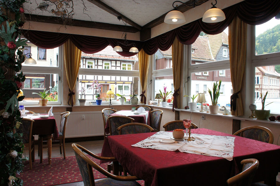 Französisches Spezialitätenrestaurant – Kleine Kommode